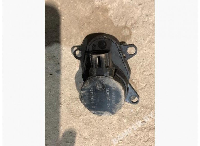 Моторчик заслонки печки к Peugeot 607