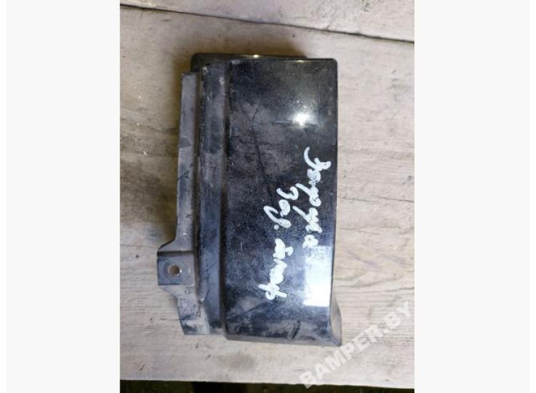 Накладка под фонарь правый к Opel Zafira, 2003г.