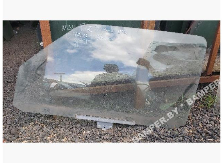 Стекло двери передней левой к Volkswagen Golf, 1991г.