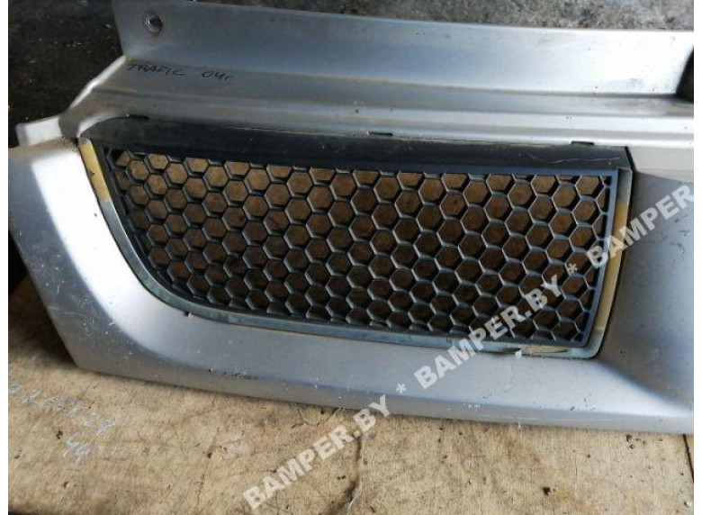 Решетка радиатора к Renault Trafic, 2004г.