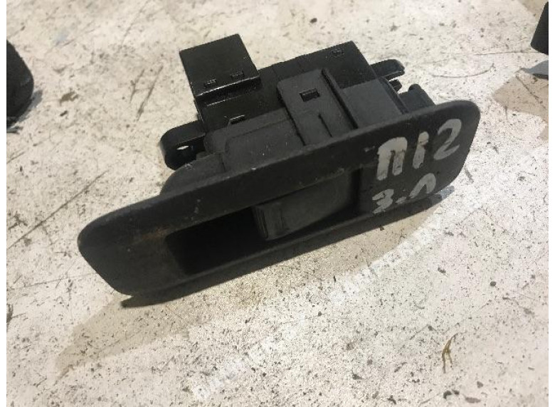 Кнопка стеклоподъемника к Nissan Primera, 2001г.
