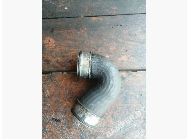 Патрубок интеркулера к Volkswagen Passat, 2003г.