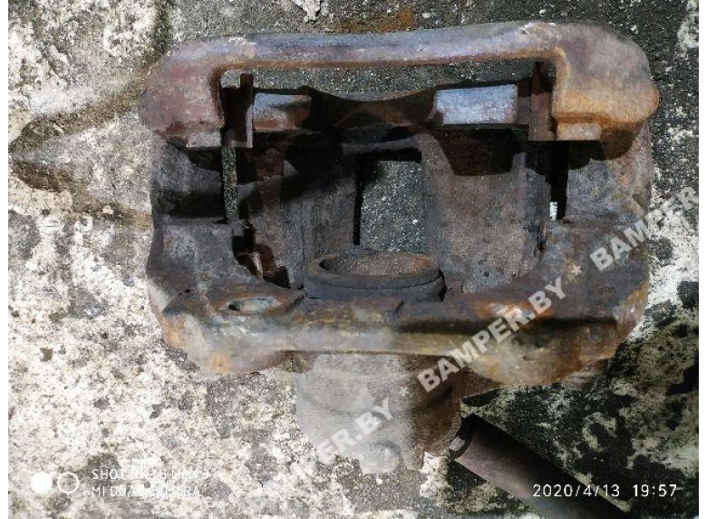 Суппорт передний левый к Peugeot 307