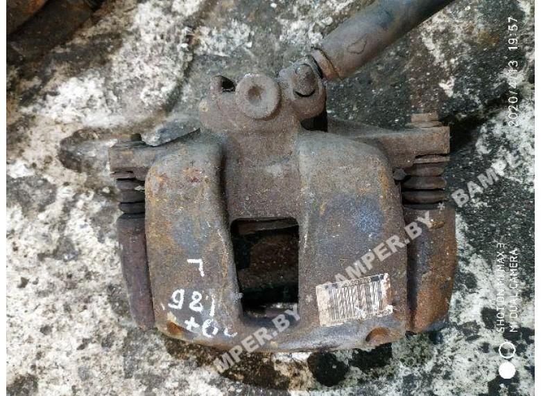 Суппорт передний левый к Peugeot 307