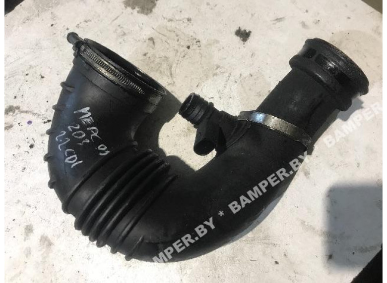 Патрубок воздушного фильтра к Mercedes C W203, 2003г.