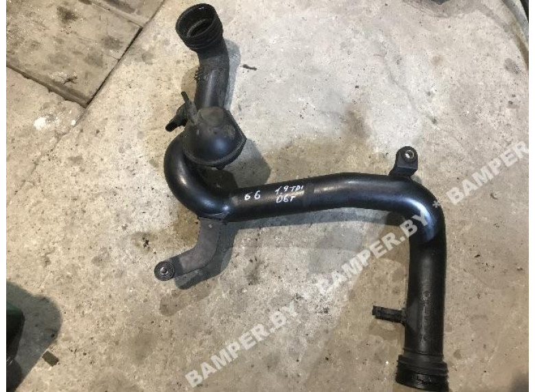 Патрубок интеркулера к Volkswagen Passat, 2006г.