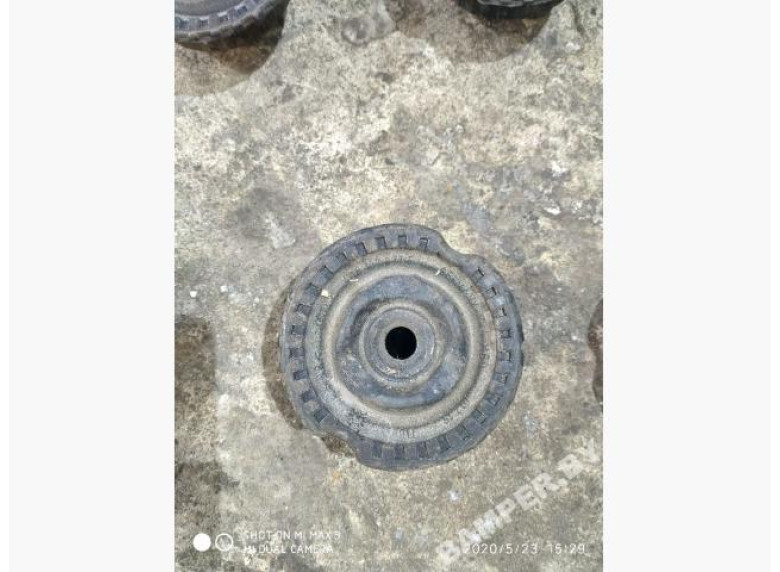 Опора амортизатора верхняя (чашка) к Volkswagen Passat, 2000г.