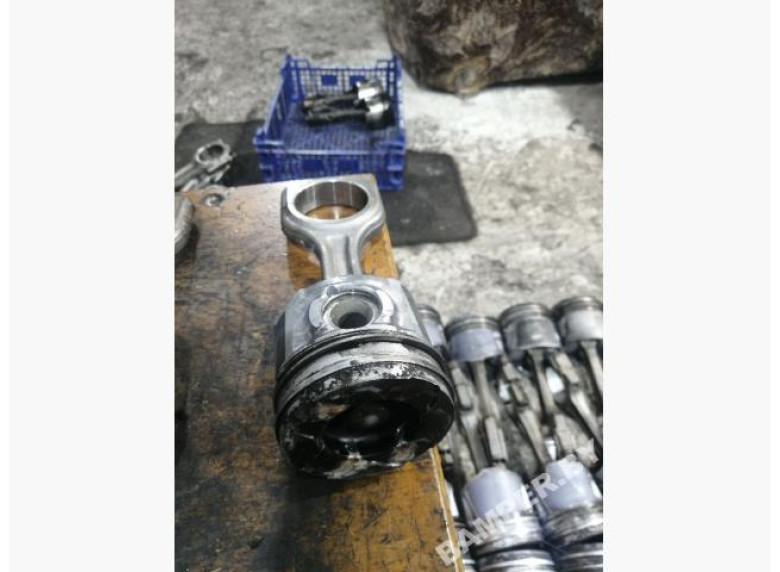 Поршень к Peugeot 307, 2005г.