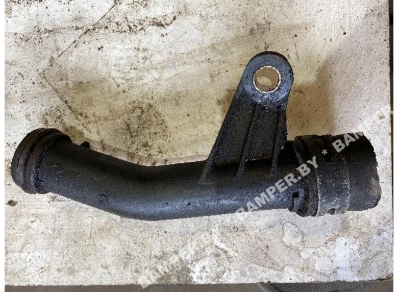 Трубка охлаждающей жидкости пластиковая к Renault Laguna, 2001г.