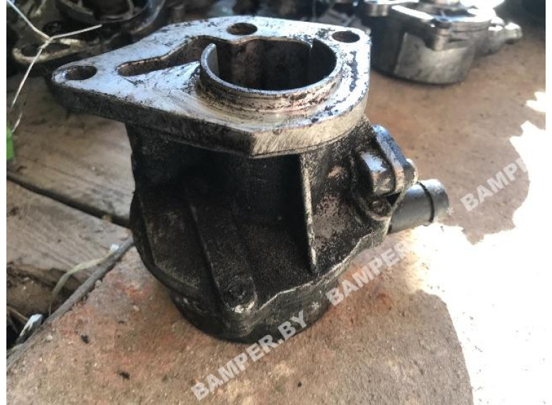 Насос вакуумный к Renault Megane, 2002г.