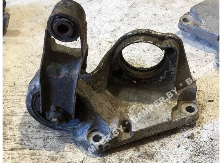 Кронштейн полуоси к Fiat Scudo