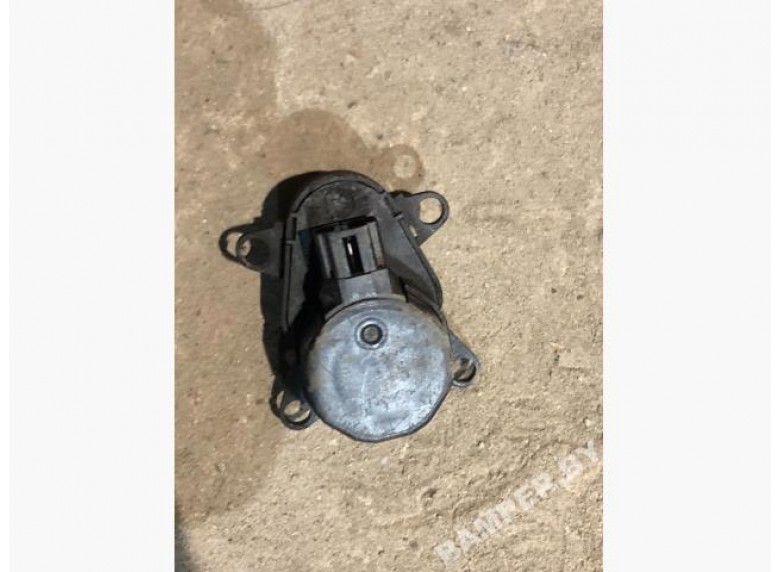 Моторчик заслонки печки к Peugeot 607