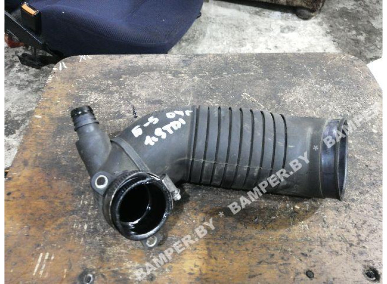 Патрубок турбины к Volkswagen Passat, 2004г.