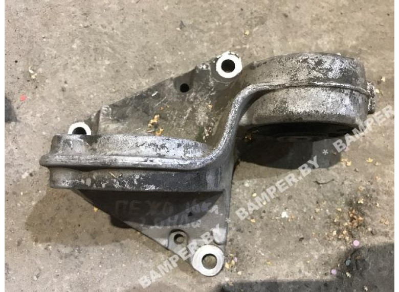 Кронштейн полуоси к Citroen Jumpy, 2001г.