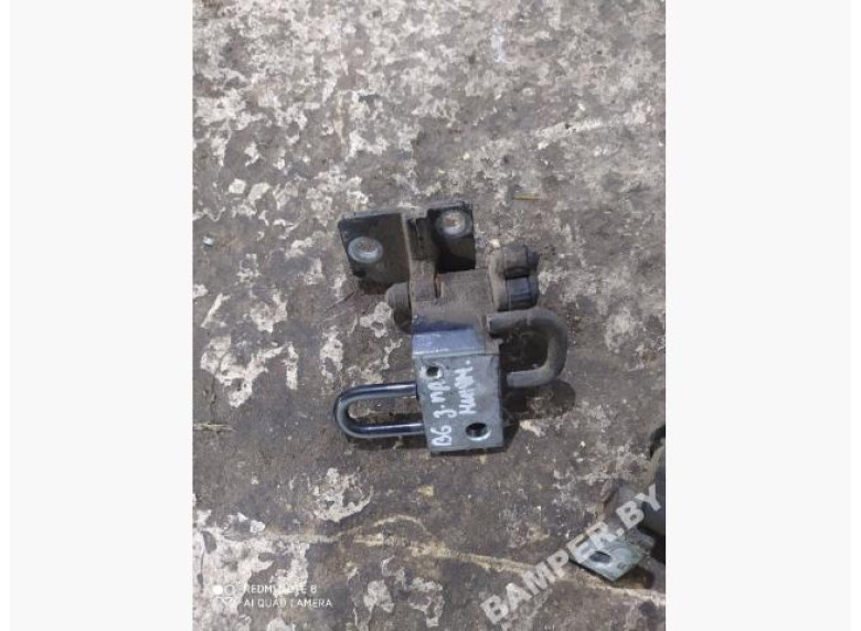 Петля двери задней правой к Volkswagen Passat, 2007г.