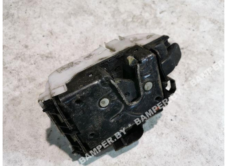Замок двери передней правой к Volkswagen Polo, 2001г.
