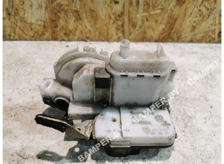 Замок двери передней правой к Volkswagen Polo, 2001г.