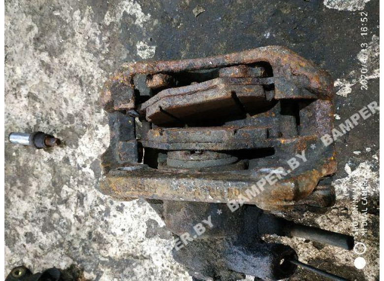 Суппорт передний левый к Citroen C5, 2002г.