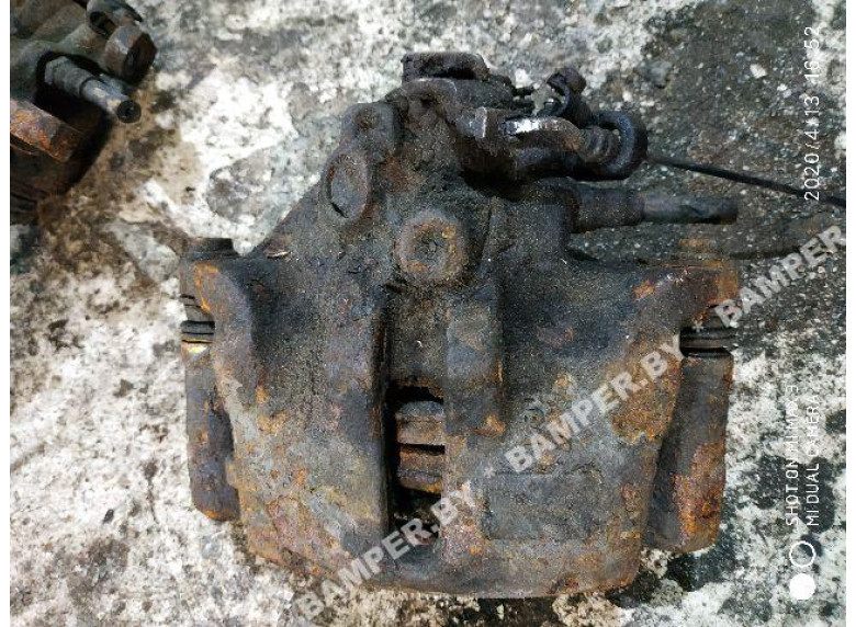 Суппорт передний левый к Citroen C5, 2002г.