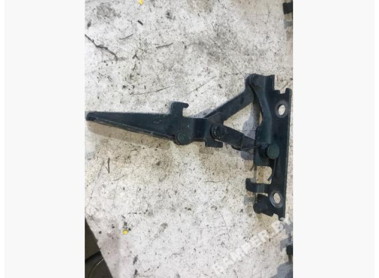 Петля капота правая к Opel Sintra, 1998г.