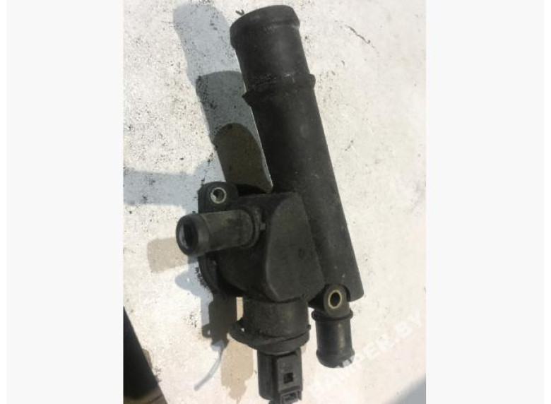 Фланец (тройник) системы охлаждения к Volkswagen Golf, 2005г.