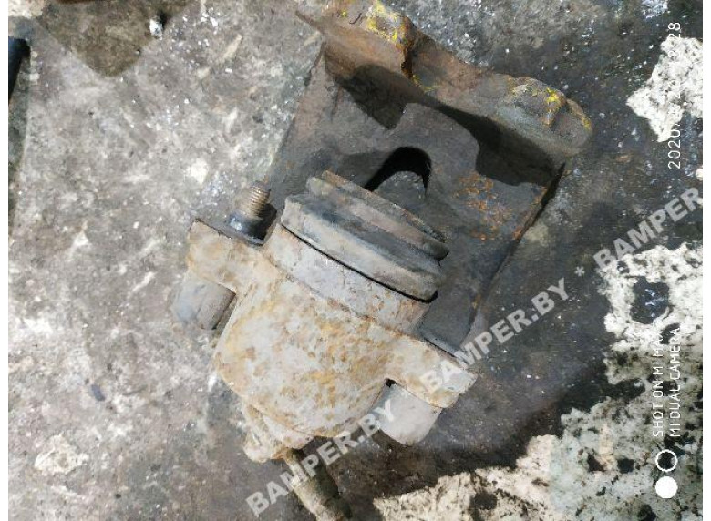 Суппорт передний левый к Volkswagen Golf, 1999г.