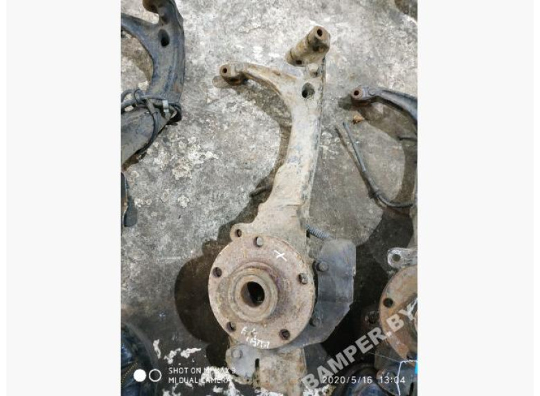 Ступица передняя правая к Volkswagen Passat, 2000г.