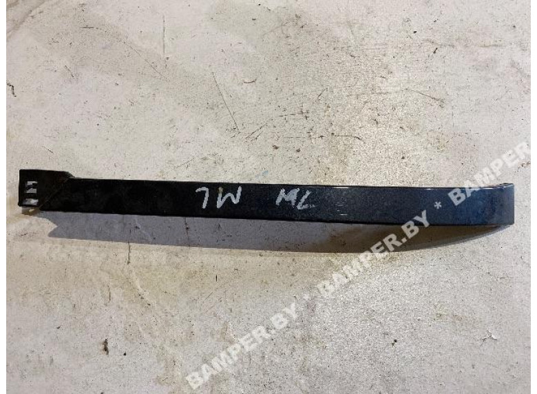 Ус под фару левый к Mercedes ML W163, 2000г.