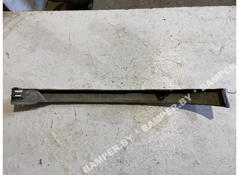 Ус под фару левый к Mercedes ML W163, 2000г.