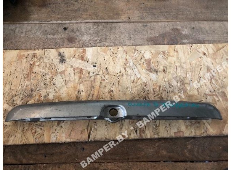 Накладка подсветки номера к Opel Omega