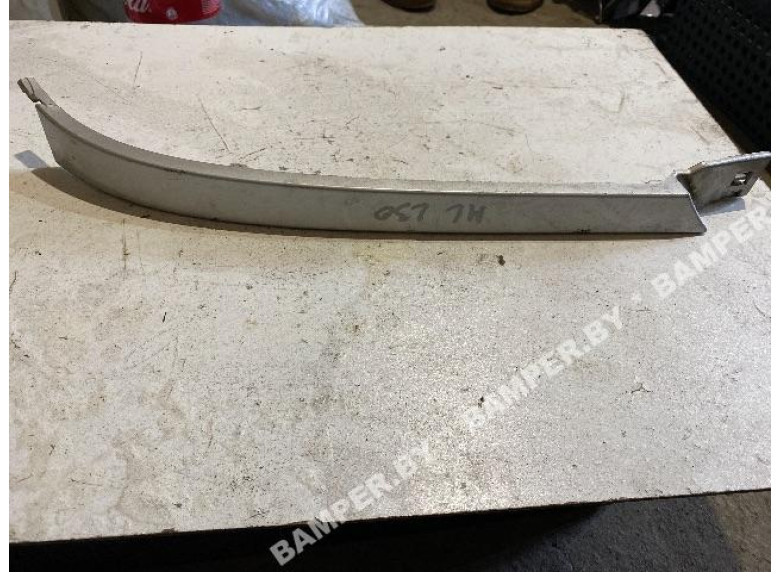 Ус под фару правый к Mercedes ML W163, 2000г.