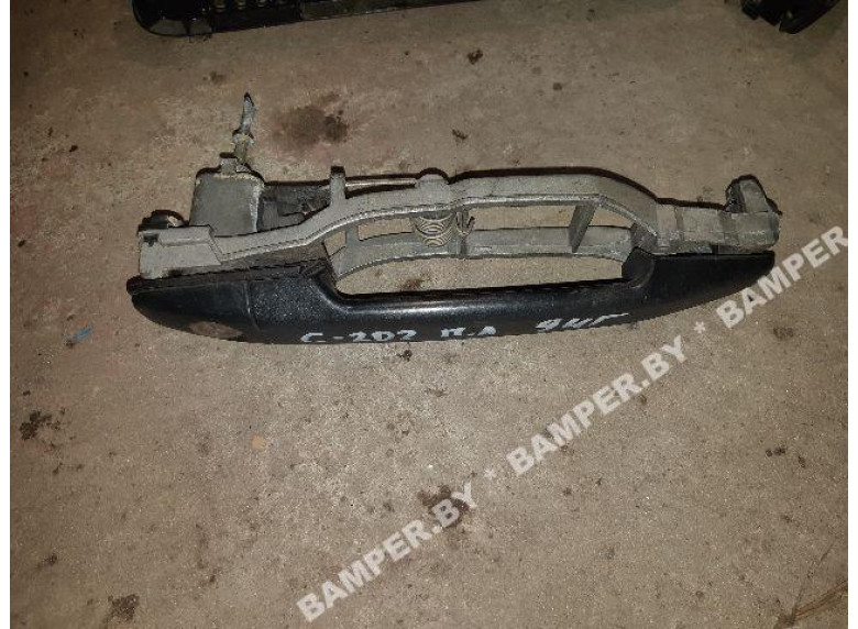Ручка наружная передняя левая к Mercedes C W202, 2004г.