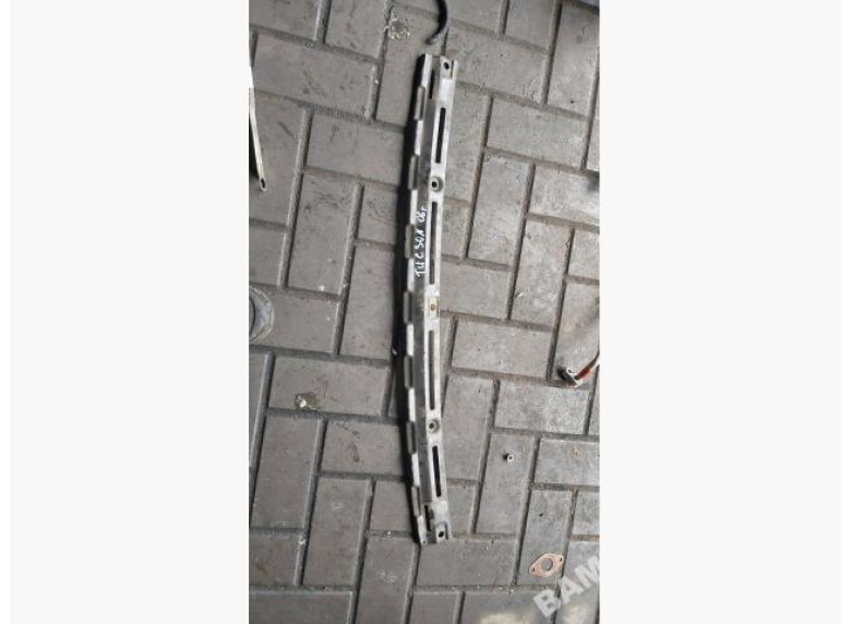 Планка под капот к Hyundai Tucson, 2006г.