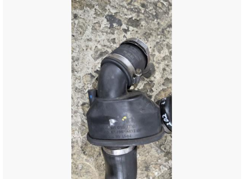 Патрубок турбины к Mercedes C W202, 2000г.