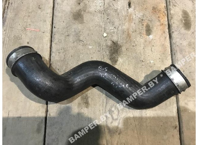 Патрубок интеркулера к Volkswagen Passat