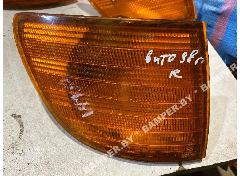 Поворотник правый к Mercedes Vito W638, 1998г.