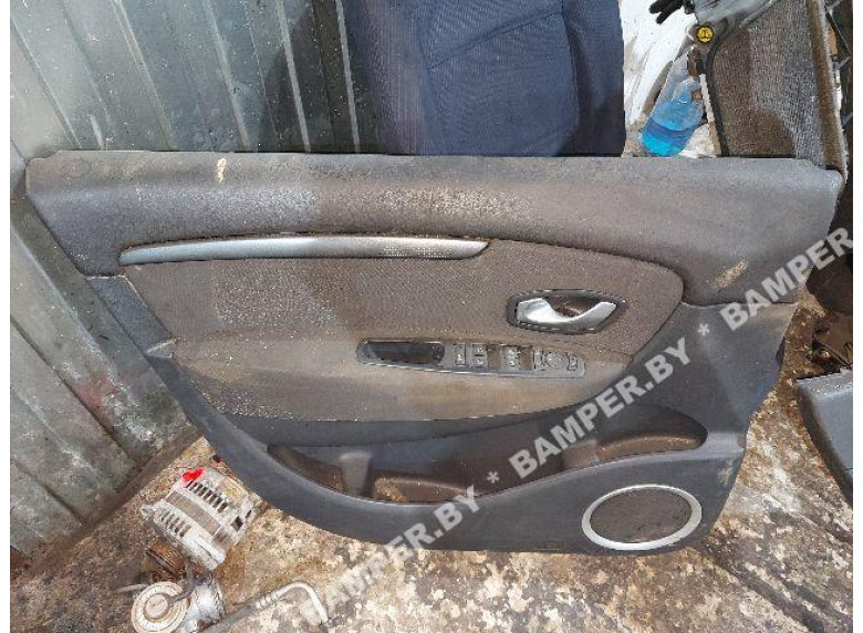Обшивка двери передней левой (дверная карта) к Renault Scenic, 2009г.