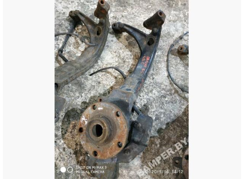 Ступица передняя правая к Volkswagen Passat, 2000г.