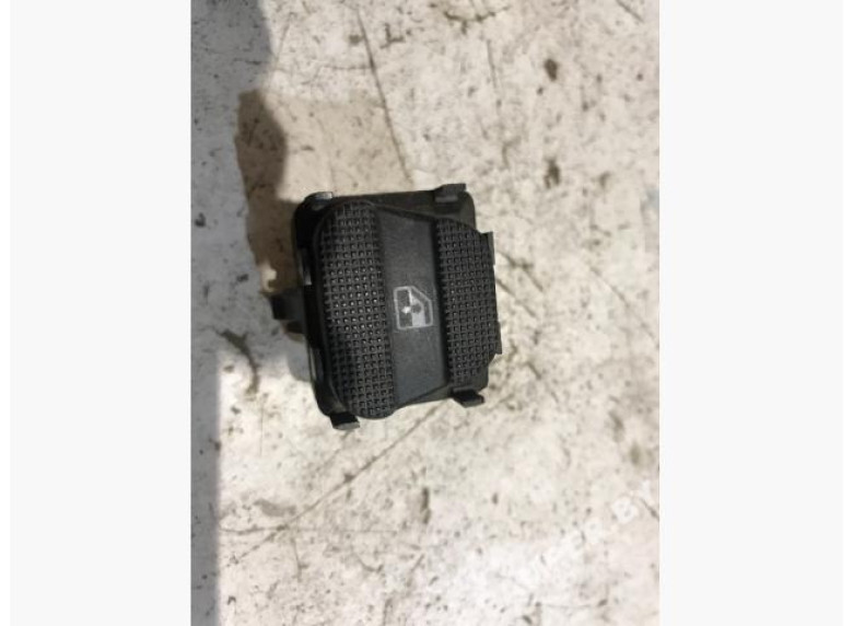 Кнопка стеклоподъемника к Volkswagen Golf, 1996г.