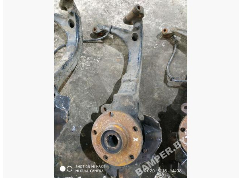 Ступица передняя правая к Volkswagen Passat, 2000г.