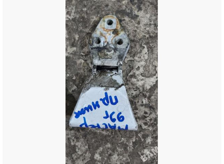 Петля крышки багажника к Renault Master, 1999г.