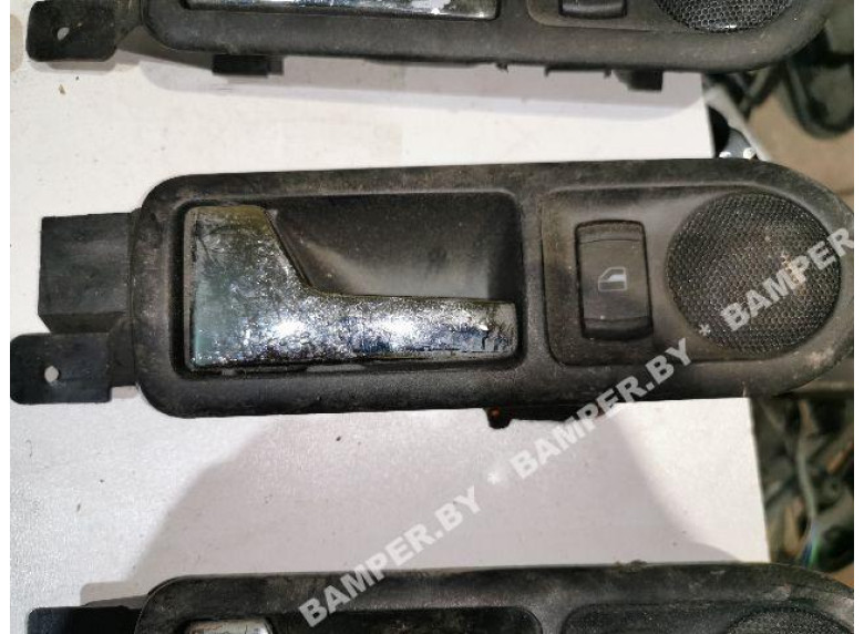 Ручка внутренняя задняя левая к Volkswagen Golf, 2000г.