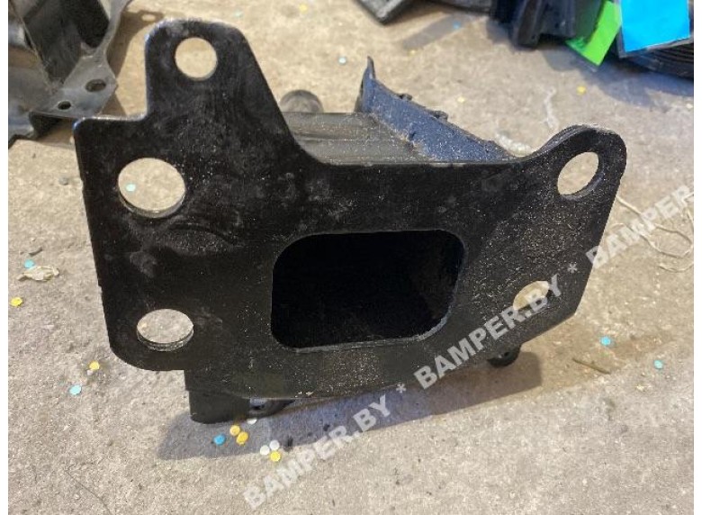 Кронштейн крепления бампера переднего к Audi A3