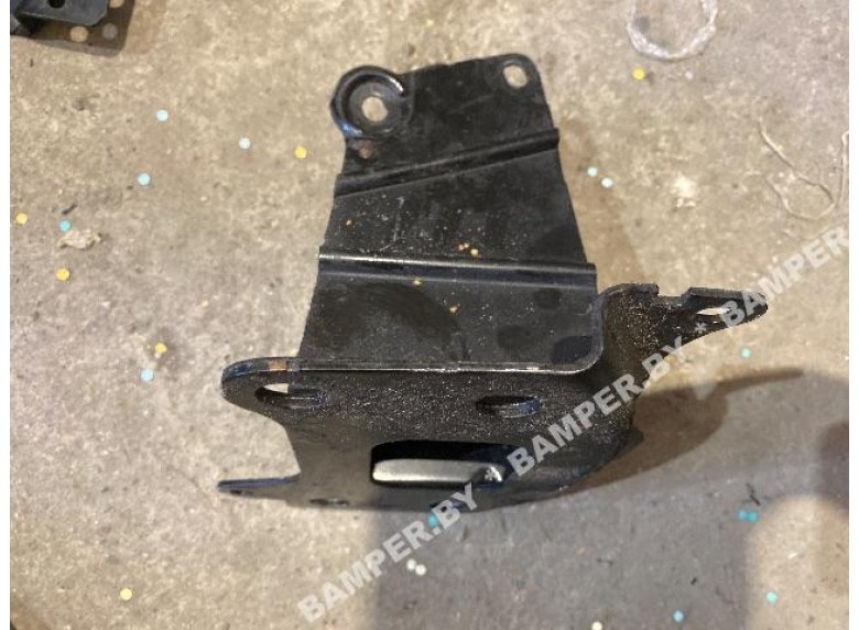 Кронштейн крепления бампера переднего к Audi A3