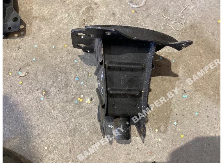 Кронштейн крепления бампера переднего к Audi A3