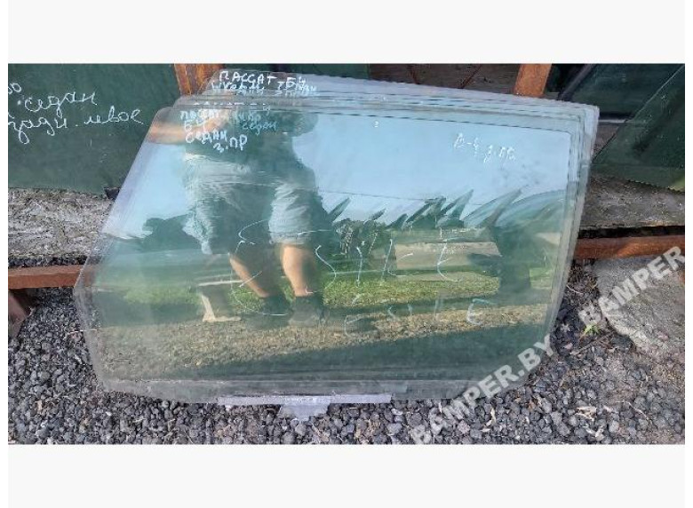 Стекло двери задней правой к Volkswagen Passat, 1995г.