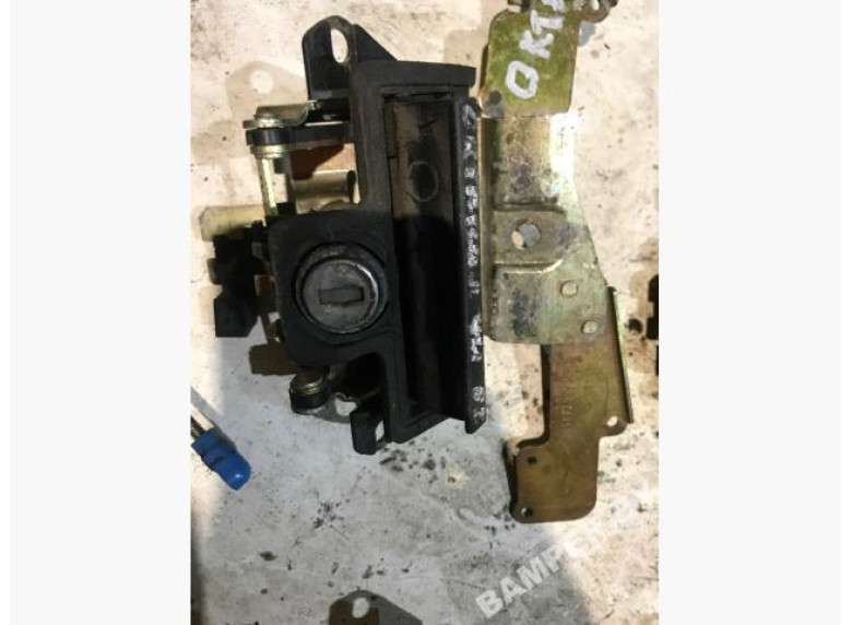 Замок багажника к Skoda Octavia