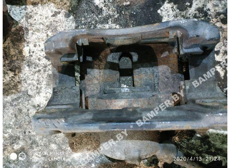 Суппорт передний левый к Renault Megane, 2004г.