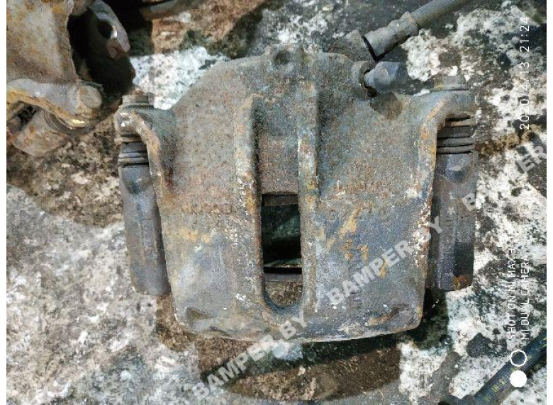 Суппорт передний левый к Renault Megane, 2004г.