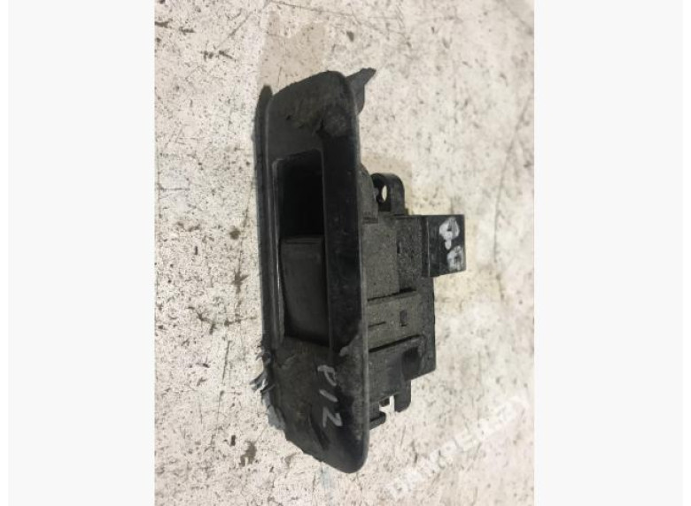 Кнопка стеклоподъемника к Nissan Primera, 2001г.
